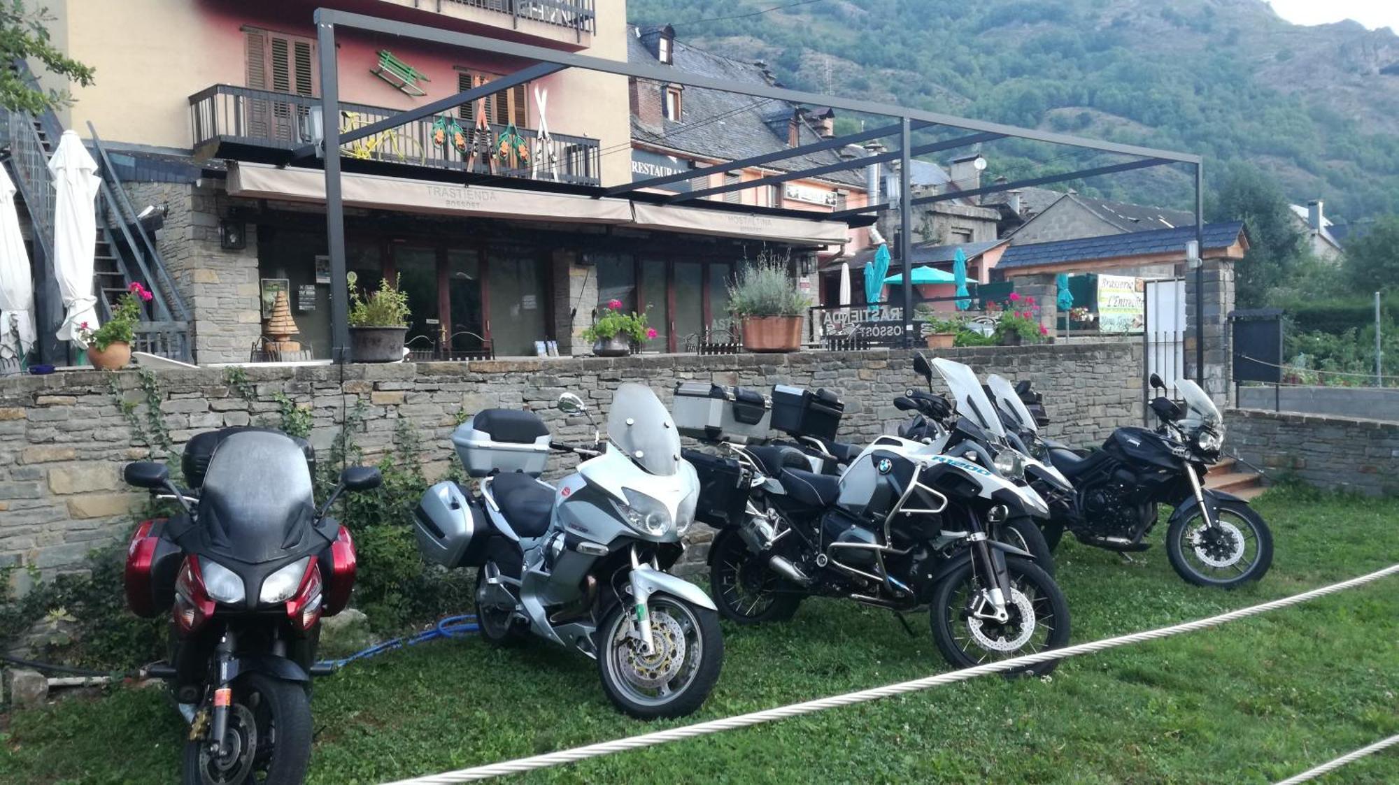 Hostaltina Bossost Bagian luar foto